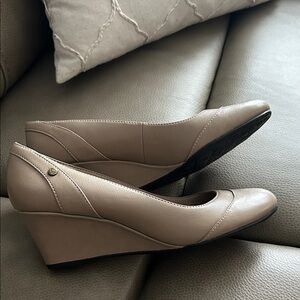 Dr. Scholl's Taupe Wedge Shoes